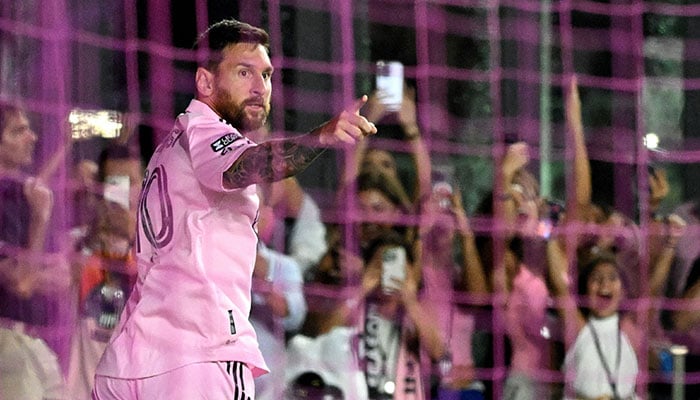 TOPSHOT - Inter Miami´s Argentine forward Lionel Messi celebrates scoring his team´s first goal during the round of 32 Leagues Cup football match between Inter Miami CF and Orlando City SC at DRV PNK Stadium in Fort Lauderdale, Florida, on August 2, 2023.—AFP