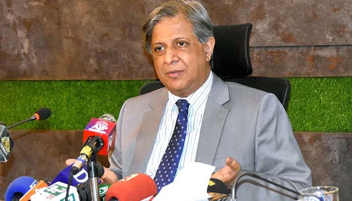 Federal Law Minister Azam Nazeer Tarar addressing a press conference on June 22, 2022. — APP
