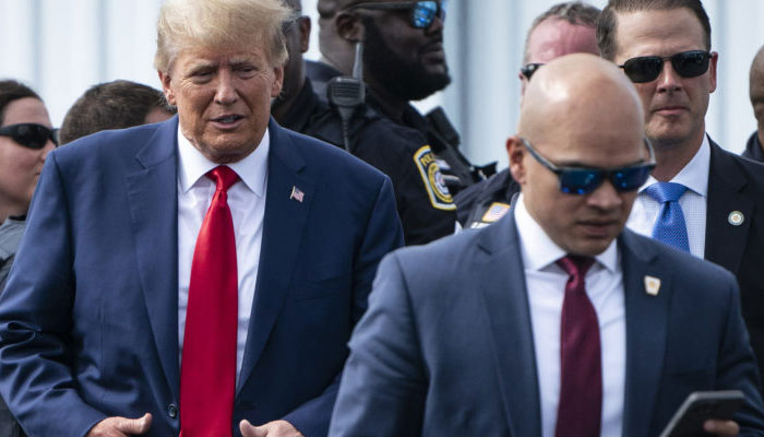 ormer US President Donald Trump and his valet, Walt Nauta. pbs.org