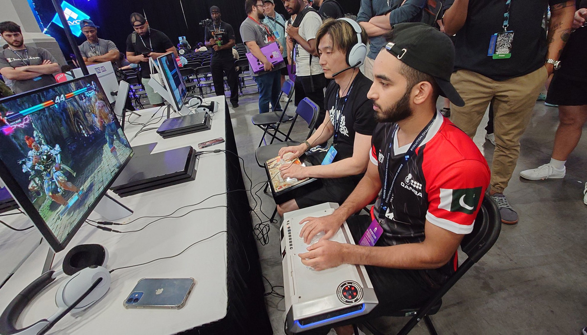 Muhammad Farzeen plays during EVO 2023 on August 5, 2023. — Twitter/@SpaghettiRip