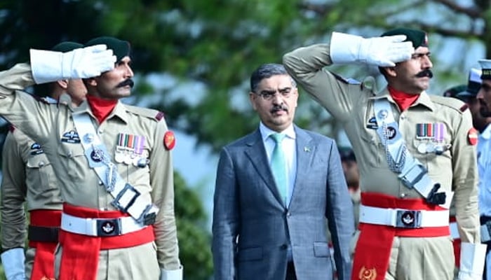 Caretaker Prime Minister Anwaar-ul-Haq Kakar being presented Guard of Honor at Prime Ministers House, Islamabad on 14th of August, 2023. — Twitter/@PakPMO