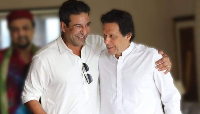 Pakistani legend Wasim Akram (left) and cricketing great Imran Khan. — Twitter/@imIftikharUddin