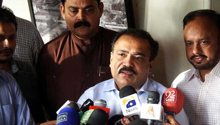 MQM-P senior leader Kunwar Naveed Jamil is speaking to media. — File