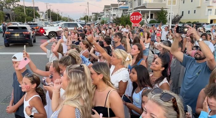 Swifties block LBI street while singer celebrated Jack Antonoff’s rehearsal dinner