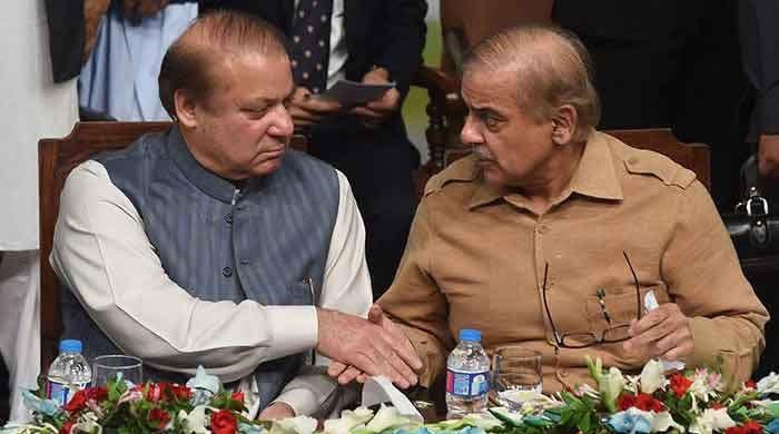 Shehbaz Sharif, other PML-N leaders set to leave for London to discuss Nawaz's 'return'