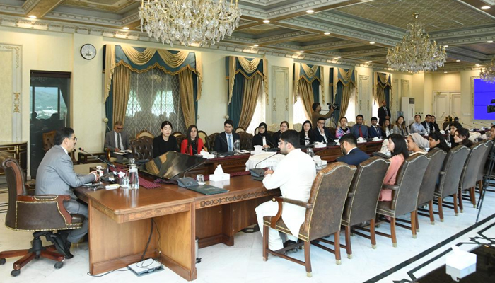 A delegation of Harvard University students called on Caretaker Prime Minister Anwaar-ul-Haq Kakar in Islamabad. August 26, 2023. — APP
