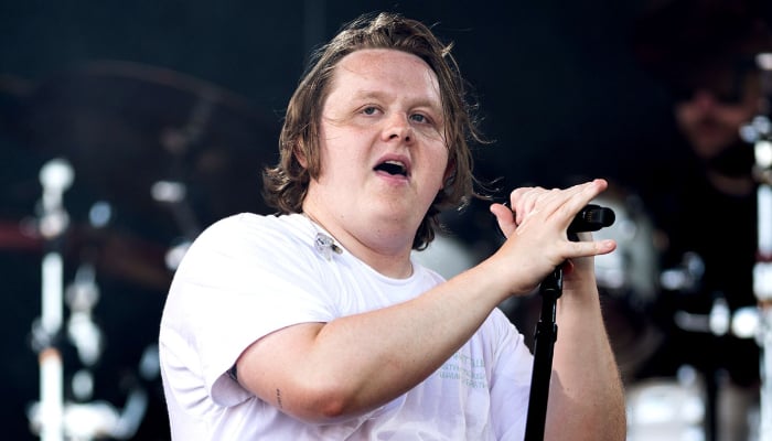 Lewis Capaldi radiates positivity during London shopping spree