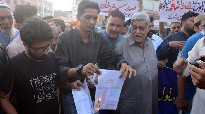 Inflated electricity bills: Incensed protesters surround IESCO office as demonstrations enter 4th day - Vimarsana News