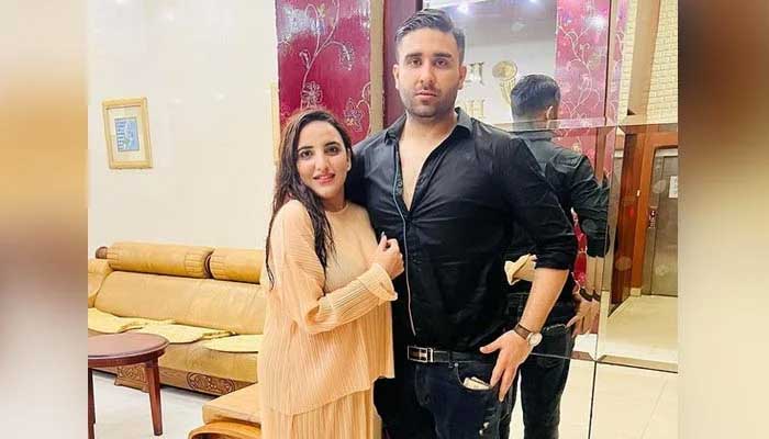 Pakistani TikToker Hareem Shah (L) with her husband Bilal Shah. — Instagram/File