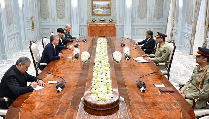 Chief of Army Staff (COAS) General Syed Asim Munir (second right) calls on Uzbekistan’s top leadership. — ISPR