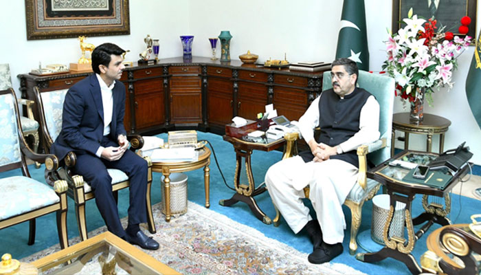 SAPM on Overseas Pakistanis Jawad Sohrab Malik (left) and Caretaker PM Anwar-ul-Haq Kakar pictured during meeting on September 7, 2023. — X/@JawadSohrab