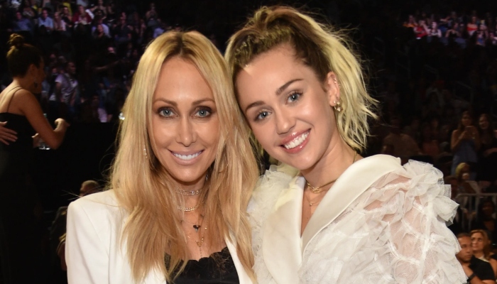Miley Cyrus invades mom Tish Cyrus Hawaiian honeymoon