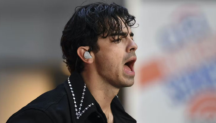 Joe Jonas fails to hide weak emotional side in public amid Sophie Turner split