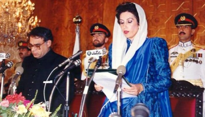 Former prime minister Benazir Bhutto taking oath for her second term in office in 1995. — PTV/File