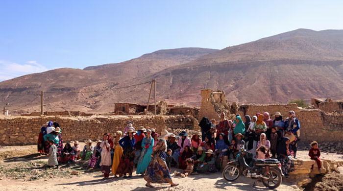 دیکھو: شادی نے ان مراکشی باشندوں کو زلزلے سے بچا لیا جس میں 3000 کے قریب ہلاک ہوئے۔