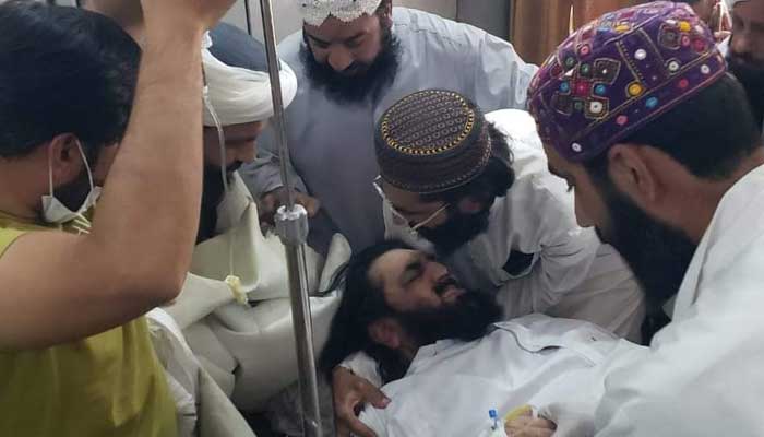 JUI-F leader Hafiz Hamdullah is being provided medical aid at a hospital in Balochistans Mastung on September 14, 2023. — Social Media