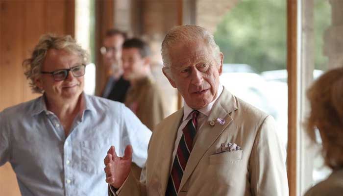 King Charles to leave France before Pope Francis arrival?