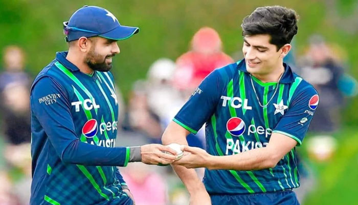 Pakistan skipper Babar Azam (left) and pacer Naseem Shah. — APP/File