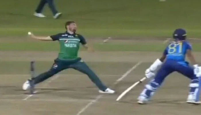Zaman Khan (left) midway in delivering the second last ball of the match as Matheesha Pathirana is way outside the crease. — Screengrab