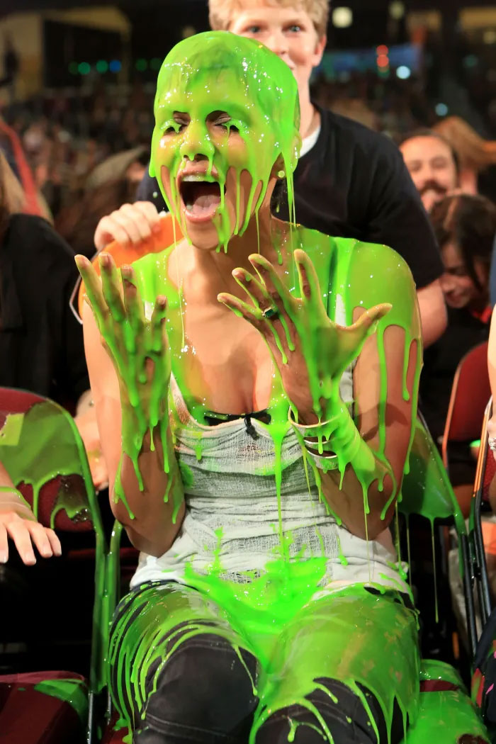 Drakes latest antics irk Halle Berry: Read deets