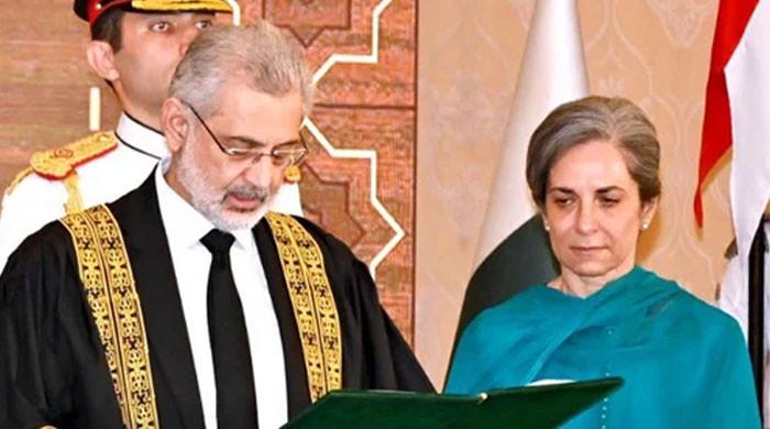 CJP Isa lauded for inviting wife on stage during oath-taking ceremony - Vimarsana News
