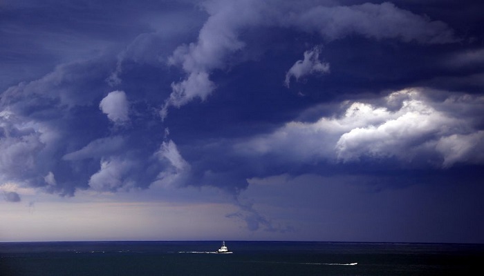 Boats head into shore as storm clouds move along the coast towards the city of Sydney, Australia, November 6, 2015.—Reuters/File
