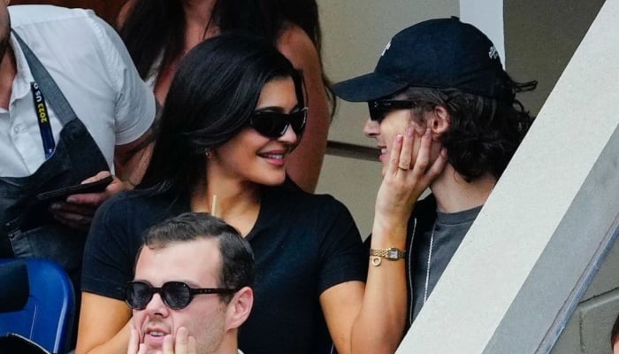 Kylie Jenners lock screen features wholesome selfie with beau Timothée Chalamet