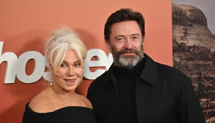 Hugh Jackman finds comfort among pals during Three Amigos moment