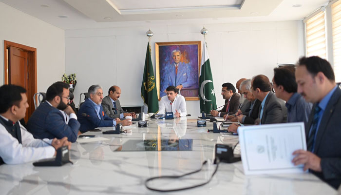 SAPM for Overseas Pakistanis and Human Resource Development Jawad Sohrab Malik meets OEPs and immigration officials on September 23, 2023. — by reporter