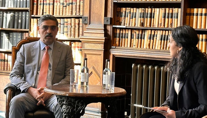 Caretaker Prime Minister Anwaar-ul-Haq Kakar during his visit to Oxford University in London. — PTV