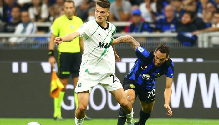 Inter Milans unbeaten streak shattered by Sassuolo with shocking 2-1 upset. x/bbfmumwezi