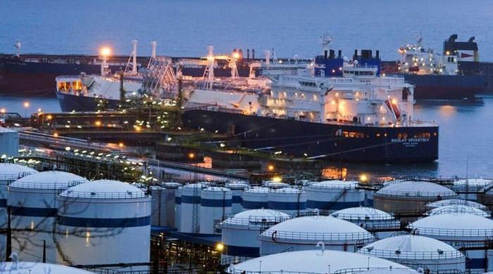 Pakistan issues tender for LNG cargoes to meet winter demand