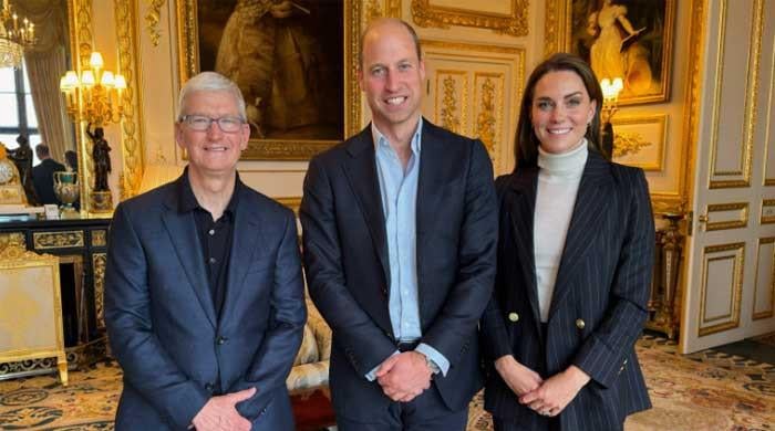 Tim Cook brought Apple watches for Prince William and Kate Middleton?