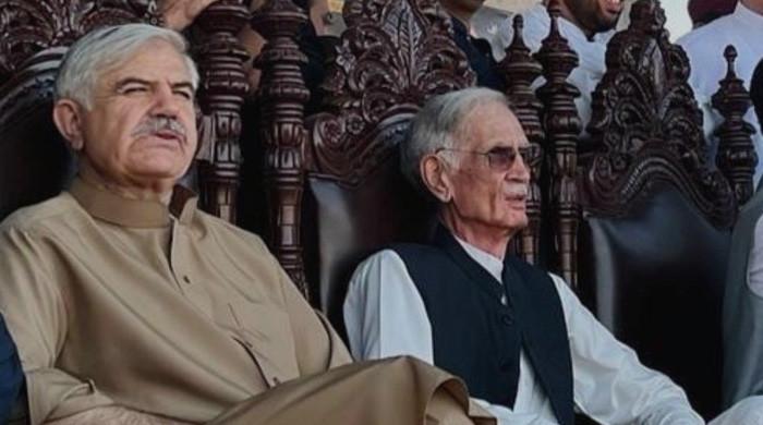 Pervez Khattak censures Imran Khan for confrontational politics
