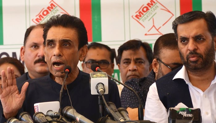 Muttahida Qaumi Movement-Pakistan (MQM-P) convener Khalid Maqbool Siddiqui addressing a press conference at Pakistan house on September 16, 2023. — INP