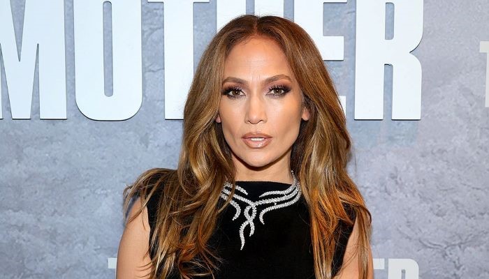 Jennifer Lopez dazzles at the 5th Annual Daytime Beauty Awards: Pic