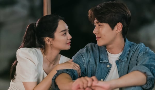 5 romantic K-dramas about falling in love for the first time, streaming on  Netflix