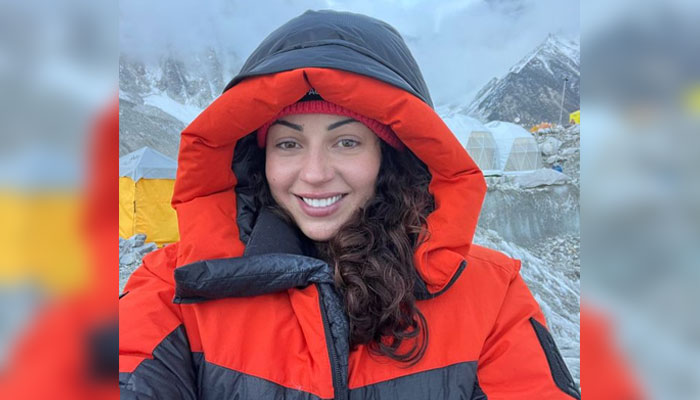 US mountaineer Anna Gutu. — Instagram/@anyatraveler