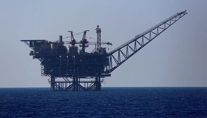 An Israeli gas platform is seen in the Mediterranean sea, off the coast of Israels port city of Ashdod August 1, 2014.—Reuters
