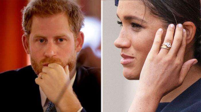 Prince Harry 'Confused & Hurt' As Meghan Markle Seen Without Ring