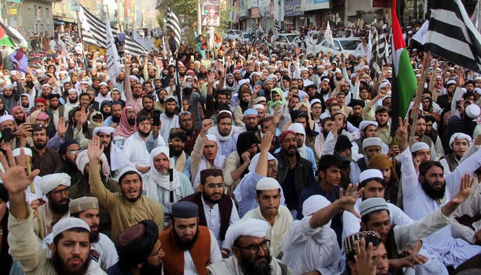 Activists of JUI-F hold protest rally against Israel in Quetta on October 13, 2023. —PPI