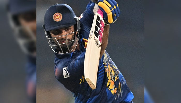Sri Lanka´s captain Dasun Shanaka plays a shot during the 2023 ICC Men´s Cricket World Cup ODI match between South Africa and Sri Lanka at the Arun Jaitley Stadium in New Delhi on October 7, 2023.— AFP