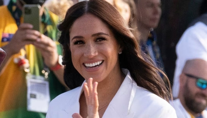Meghan Markle realises hugging public is mistake, says expert