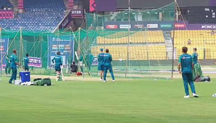 Pakistani players practising at Bengalurus M Chinnaswamy Stadium. — Geo News