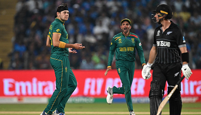 South Africa send New Zealand batters packing in major win in World Cup