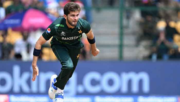 Shaheen Shah Afridi bowls during the 2023 ICC Men´s Cricket World Cup one-day international (ODI) match between New Zealand and Pakistan at the M. Chinnaswamy Stadium in Bengaluru on November 4, 2023. —AFP