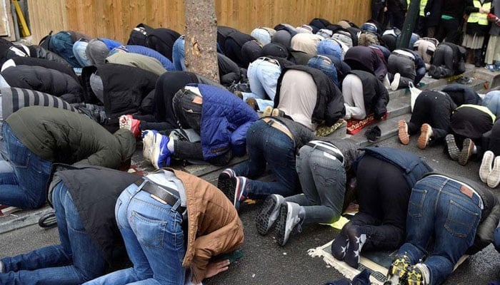 France is planning to ban street praying after a dozen travellers prayed together in the departures hall of Charles de Gaulle airport in Paris ahead of a flight to Jordan. — X/tgg
