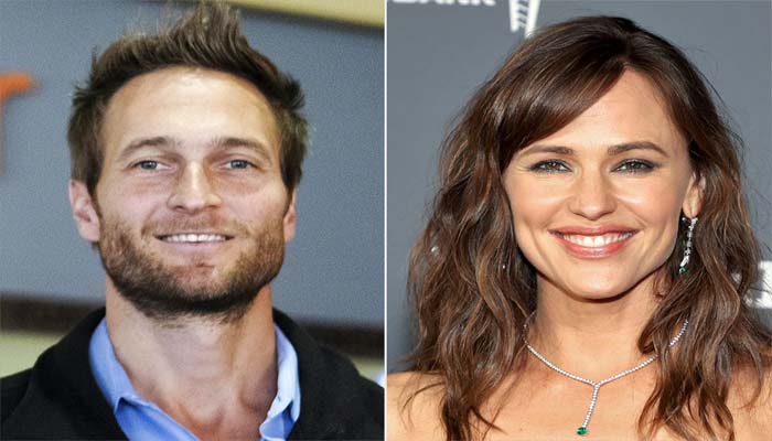 File Footage Ben Affleck ex-wife Jennifer Garner Packed On PDA with Boyfriend