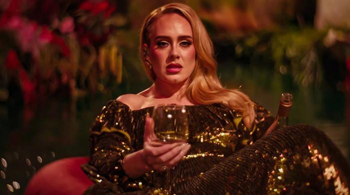 Has Adele relapsed into drinking alcohol again? - Vimarsana News