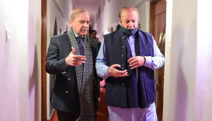 PML-N President Shehbaz Sharif (left) and supremo Nawaz Sharif. — X/@pmln_org